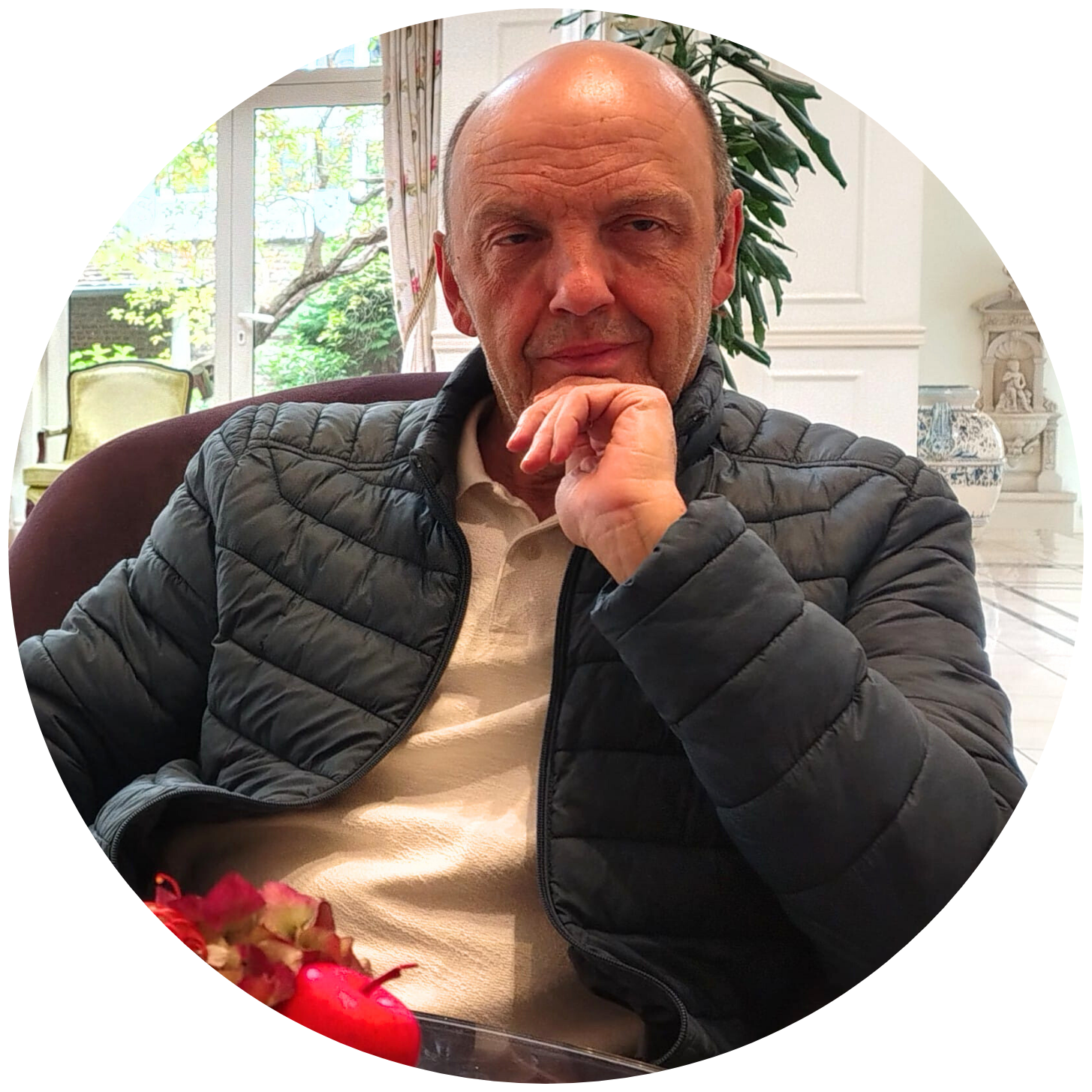 Jean-Paul's picture in a circular frame