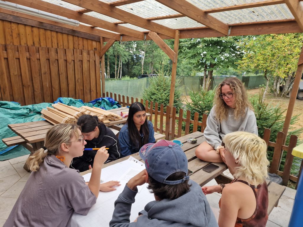 Group work around a table